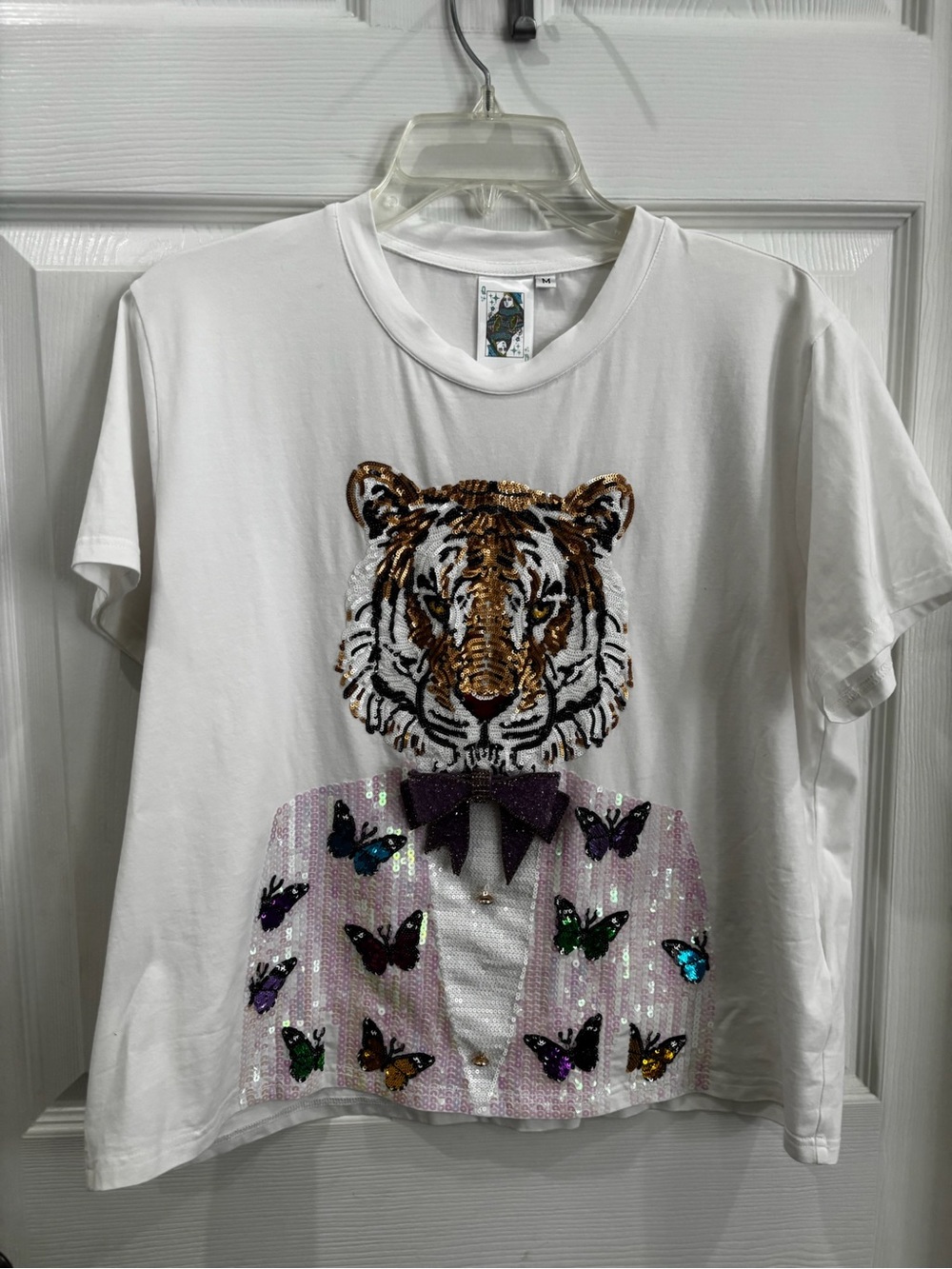 QUEEN OF SPARKLES White Tee with Tiger Sequin Motif Butterflies & Bow tie